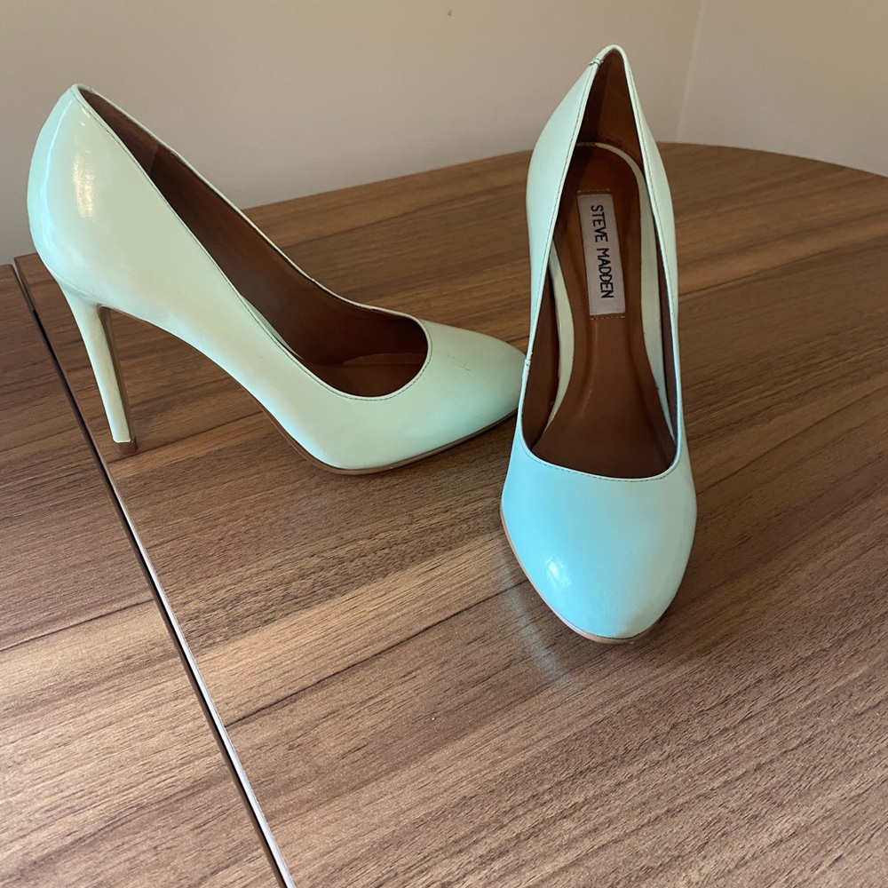 Steve Madden Mint Green Pumps SZ 6 1/2